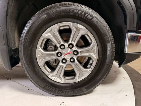 Used 2024 GMC Sierra 1500 SLT image 9
