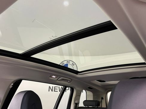 Used 2021 BMW X7 xDrive40i w/ Premium Package image 16