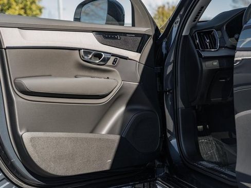 New 2026 Volvo XC90 B6 Ultra w/ Protection Package Premier image 38