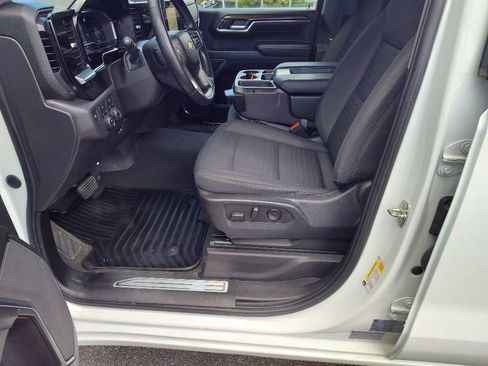 Used 2023 Chevrolet Silverado 1500 LT image 9
