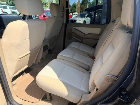 Used 2007 Ford Explorer XLT AWD/4WD image 27