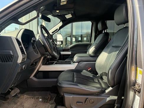 Used 2022 Ford F350 Lariat w/ Black Appearance Package image 10