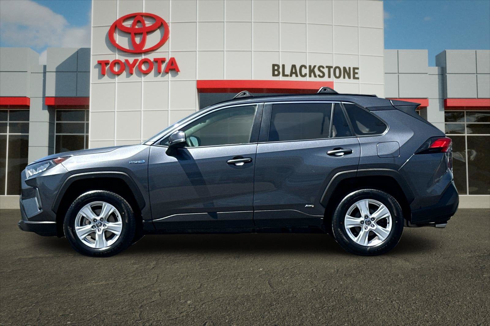 Certified 2020 Toyota RAV4 LE AWD/4WD image 6