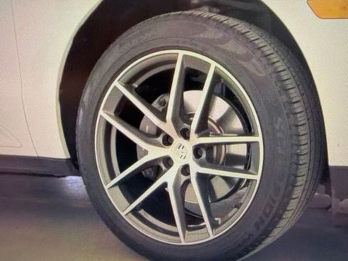 Used 2019 Porsche Macan AWD/4WD image 9