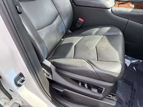 Used 2019 Cadillac Escalade Premium Luxury AWD/4WD image 28