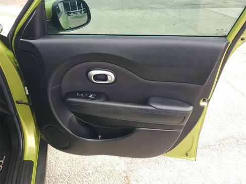 Used 2017 Kia Soul + image 35