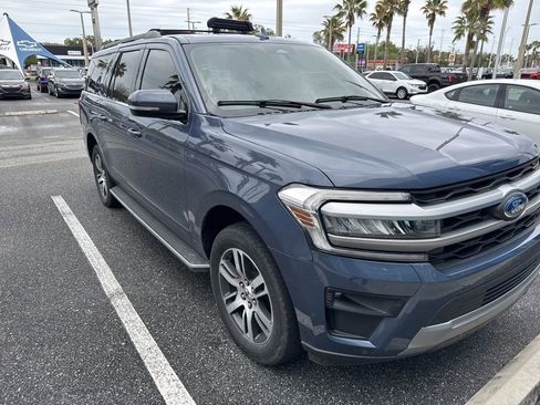 Used 2022 Ford Expedition Max XLT image 3