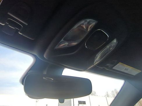 Used 2023 Jeep Compass Latitude image 34