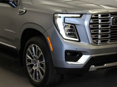 New 2026 GMC Yukon Denali w/ Advanced Technology Package image 3