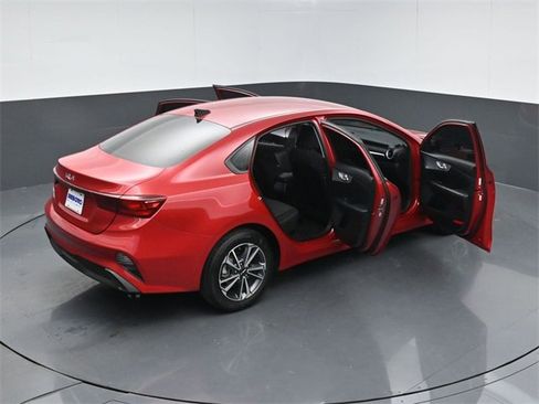 Used 2024 Kia Forte LXS image 57