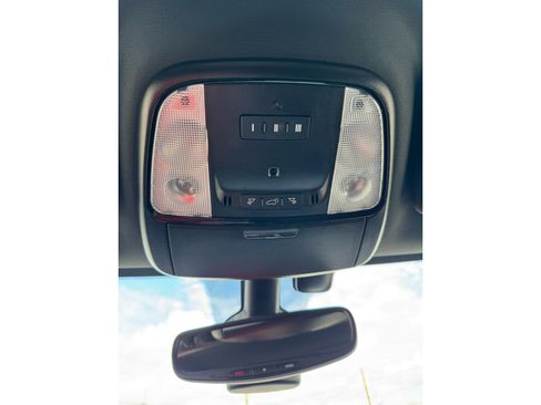 Used 2025 Dodge Durango GT RWD image 32