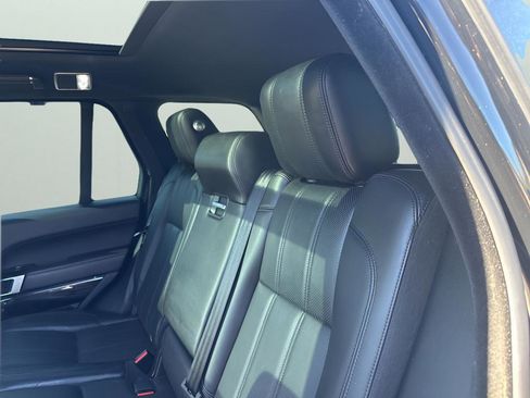 Used 2016 Land Rover Range Rover HSE image 19