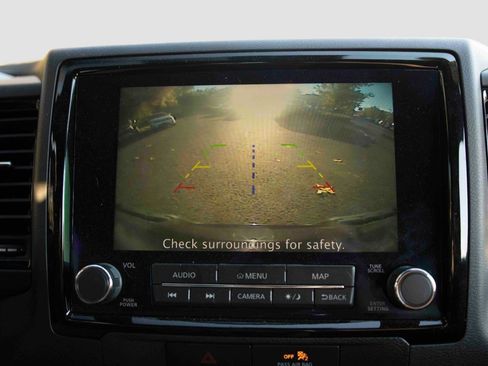 Used 2022 Nissan Frontier PRO-4X w/ Technology Package image 13