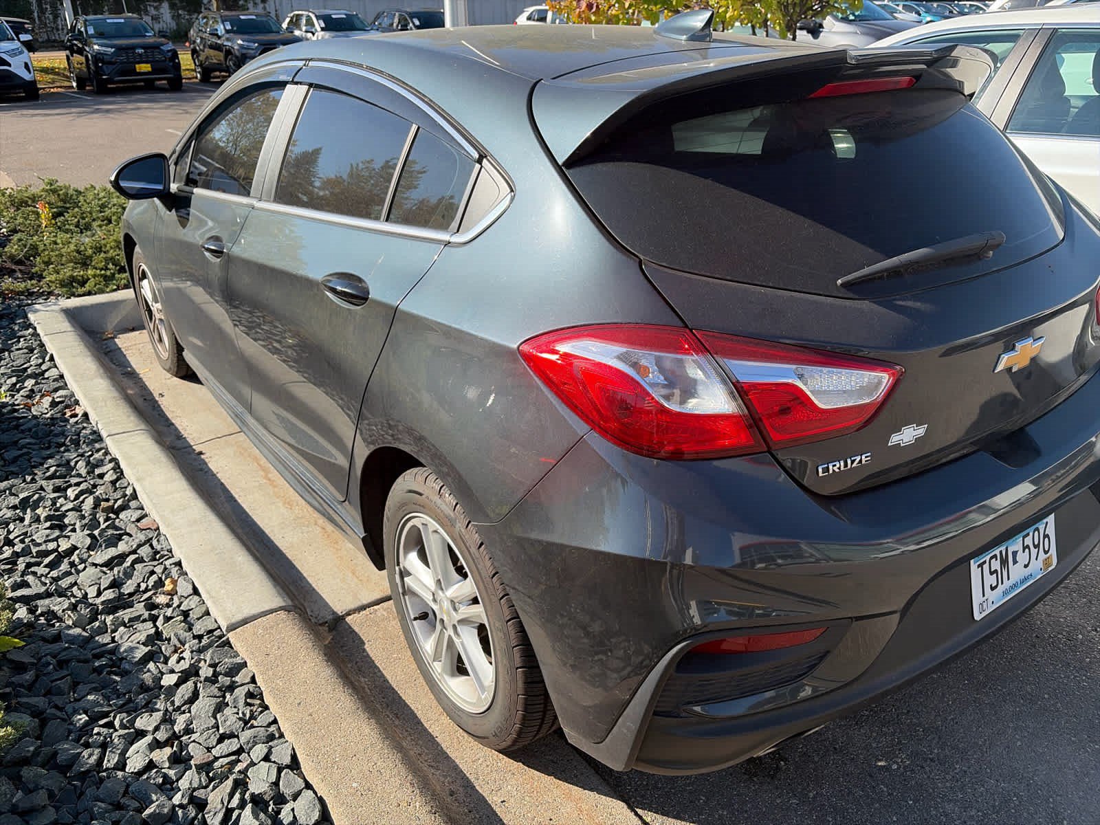 Used 2017 Chevrolet Cruze LT w/ Sun And Sound Package FWD image 4