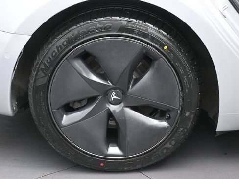 Used 2018 Tesla Model 3 Long Range RWD image 30