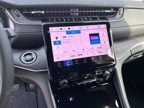 New 2025 Jeep Grand Cherokee L Limited w/ Trailer Tow Package image 16