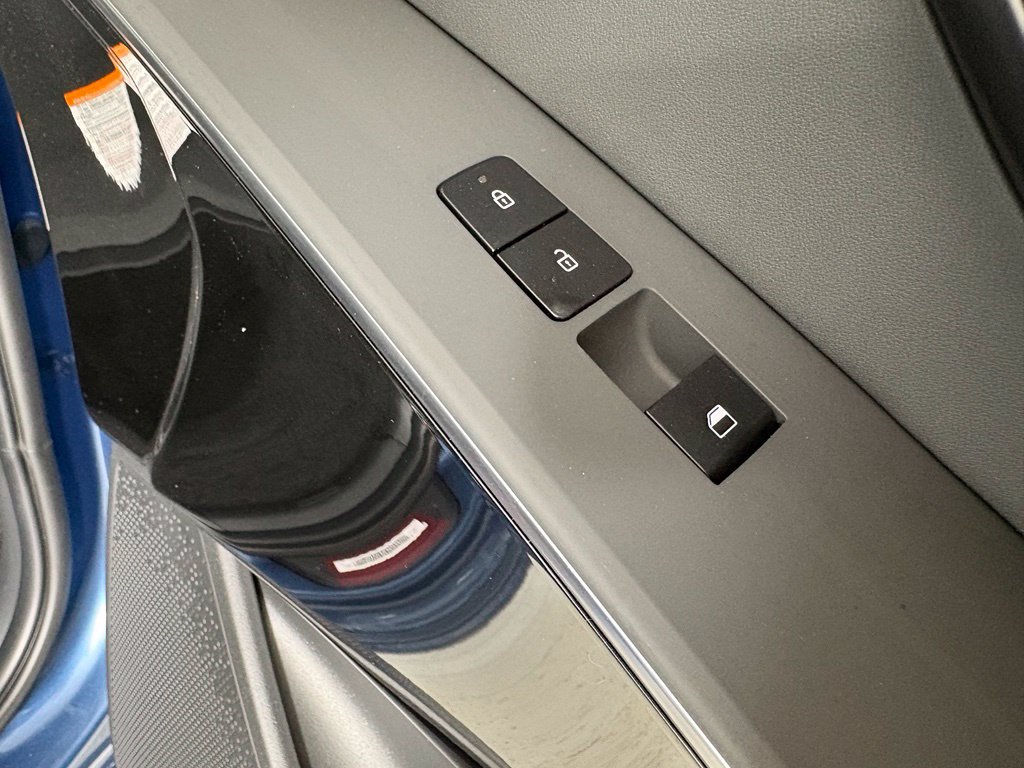 New 2026 Kia Niro EX FWD image 13