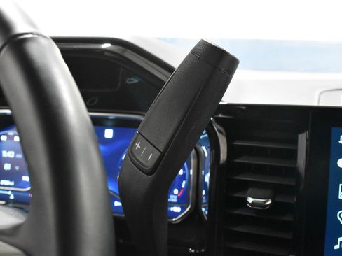 Used 2023 Chevrolet Silverado 1500 LT AWD/4WD image 16