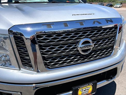 Used 2017 Nissan Titan SV AWD/4WD image 28