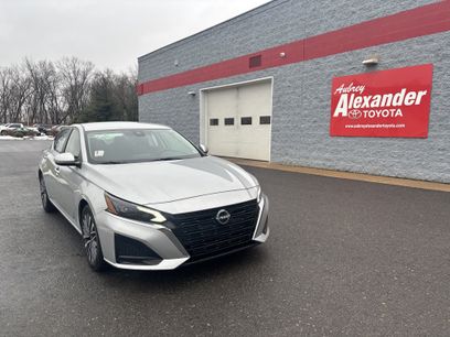Used 2023 Nissan Altima 2.5 SV