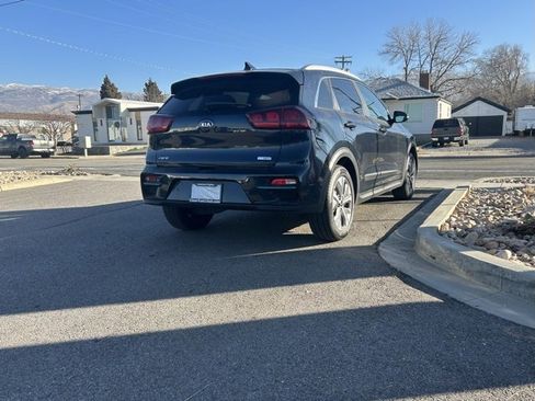 Used 2020 Kia Niro EX image 4