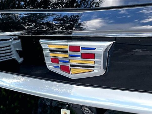 Used 2023 Cadillac XT6 Premium Luxury w/ Technology Package AWD/4WD image 31