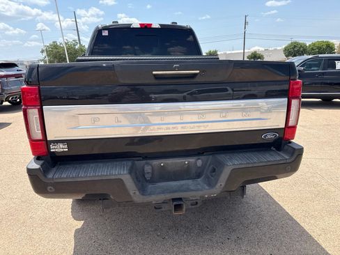 Used 2022 Ford F250 Platinum w/ FX4 Off-Road Package AWD/4WD image 6