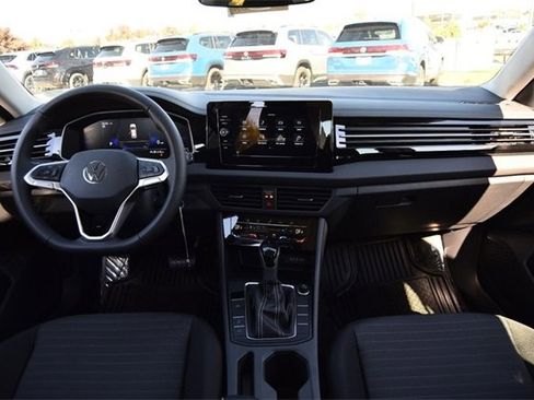 Certified 2025 Volkswagen Jetta S image 7