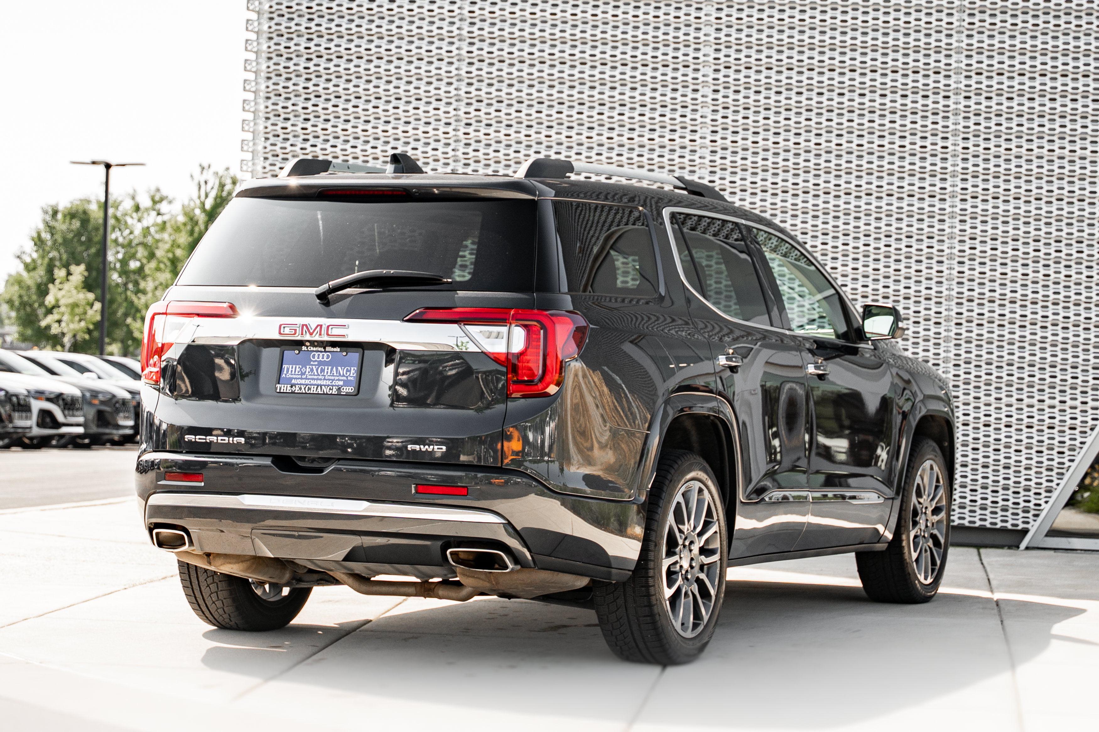 Used 2021 GMC Acadia Denali w/ Denali Ultimate Package AWD/4WD image 4