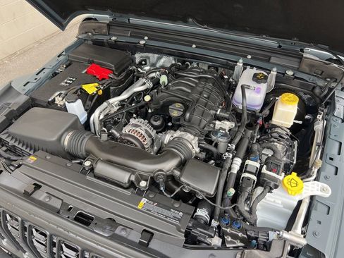 New 2025 Jeep Gladiator Sport image 25