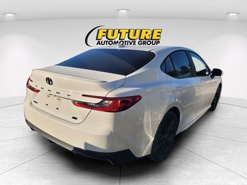 Used 2026 Toyota Camry SE FWD image 3