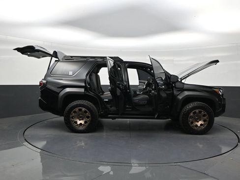 Used 2025 Toyota 4Runner Trailhunter AWD/4WD image 28