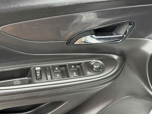 Used 2019 Buick Encore Essence FWD image 16