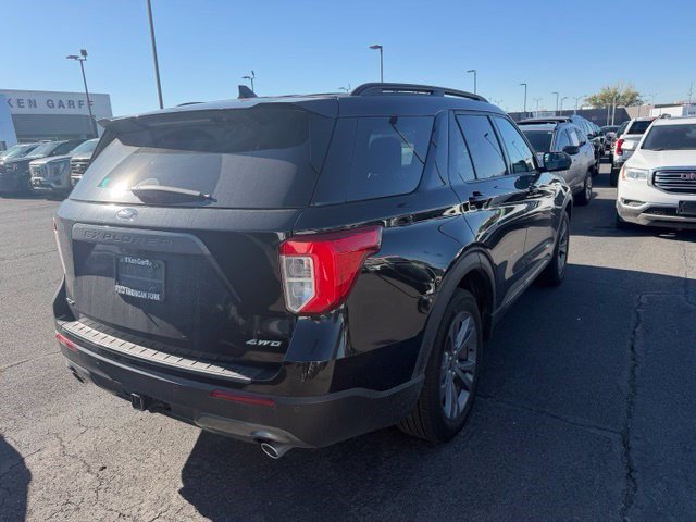 Used 2024 Ford Explorer XLT w/ Equipment Group 202A AWD/4WD image 8