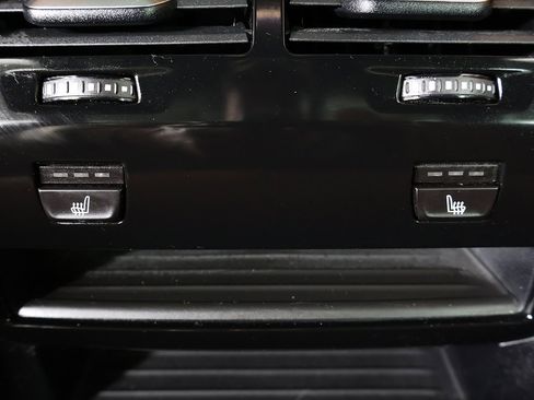 Used 2022 BMW M550i xDrive w/ Premium Package image 43