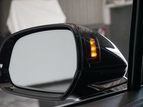 Used 2020 Bentley Bentayga AWD/4WD image 22