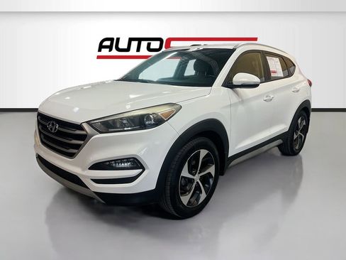 Used 2017 Hyundai Tucson Sport image 3