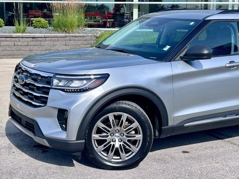 Certified 2025 Ford Explorer Active w/ Active Comfort Package AWD/4WD image 2