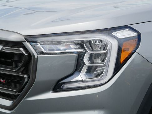 Used 2023 GMC Terrain AT4 AWD/4WD image 10