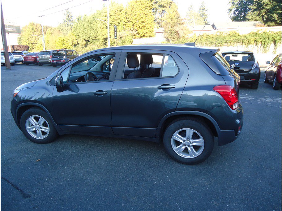 Used 2020 Chevrolet Trax LS FWD image 9