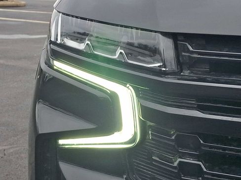 Used 2024 Chevrolet Tahoe Z71 w/ Luxury Package image 9