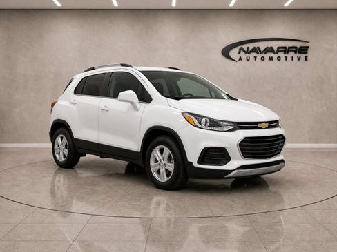 Used 2019 Chevrolet Trax LT w/ LT Convenience Package FWD image 9
