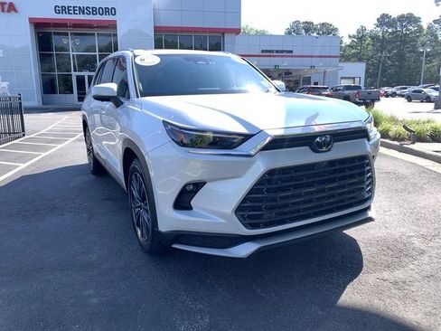Certified 2024 Toyota Grand Highlander AWD Hybrid image 2