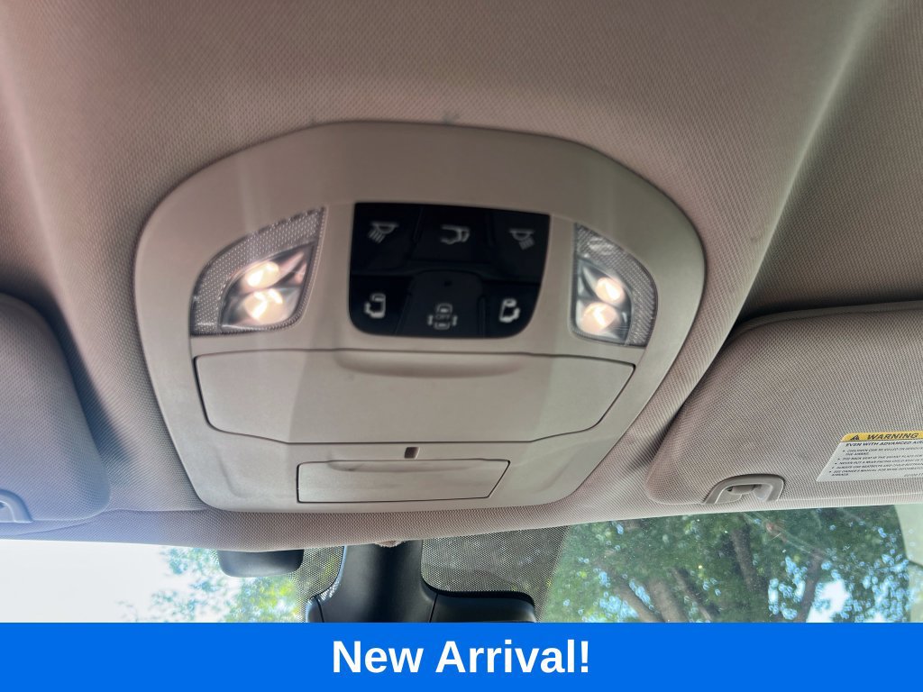 Used 2022 Chrysler Pacifica Touring-L w/ Uconnect Theater Family Group FWD image 20