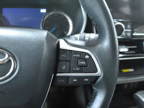 Used 2023 Toyota Highlander Bronze Edition image 24