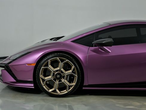 Used 2023 Lamborghini Huracan Tecnica RWD image 8