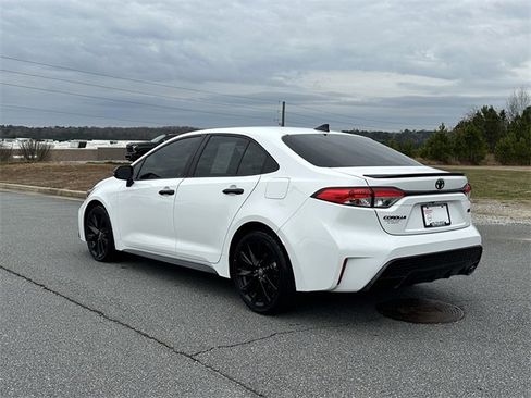 Used 2022 Toyota Corolla SE image 6