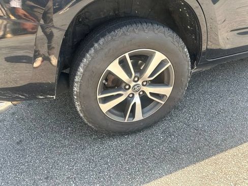 Used 2009 Toyota RAV4 2WD w/ 3rd Row image 6
