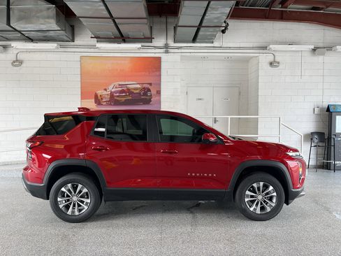 New 2026 Chevrolet Equinox LT w/ Convenience Package II FWD image 12