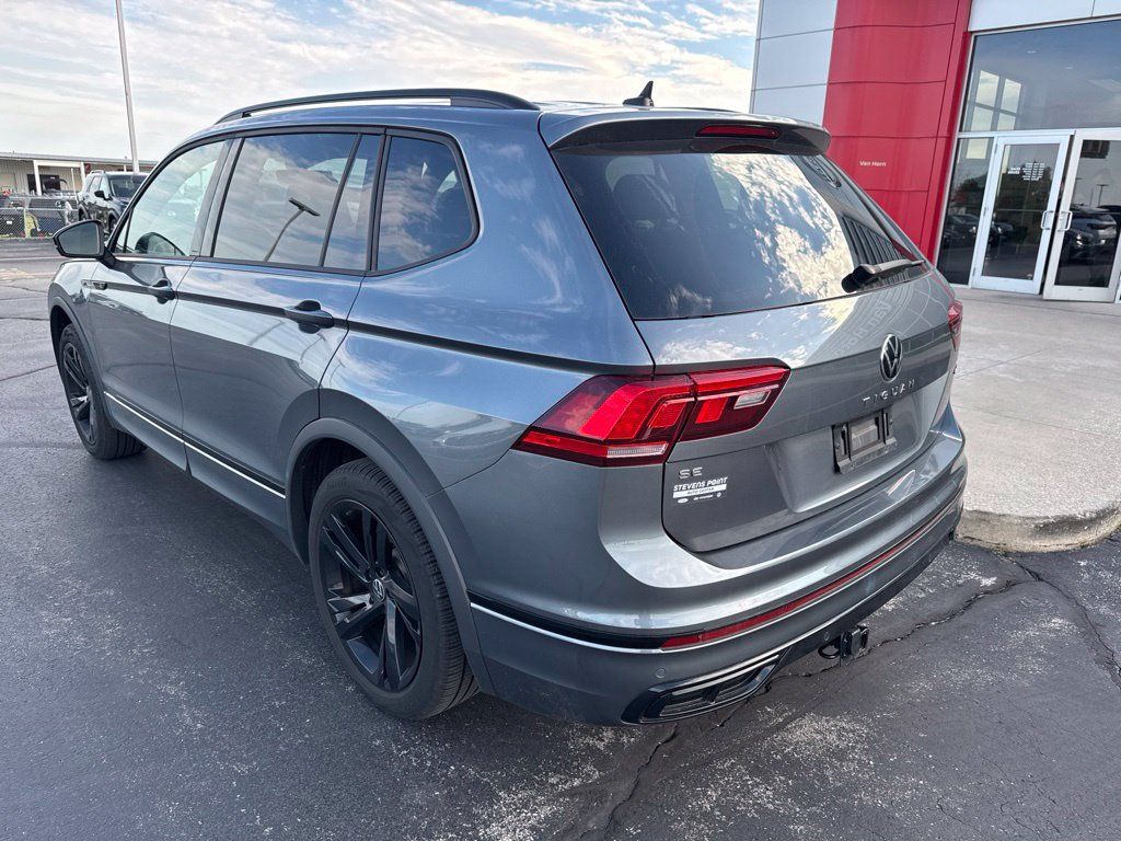 Used 2024 Volkswagen Tiguan SE R-Line w/ MDO Package, Two-Row AWD/4WD image 16